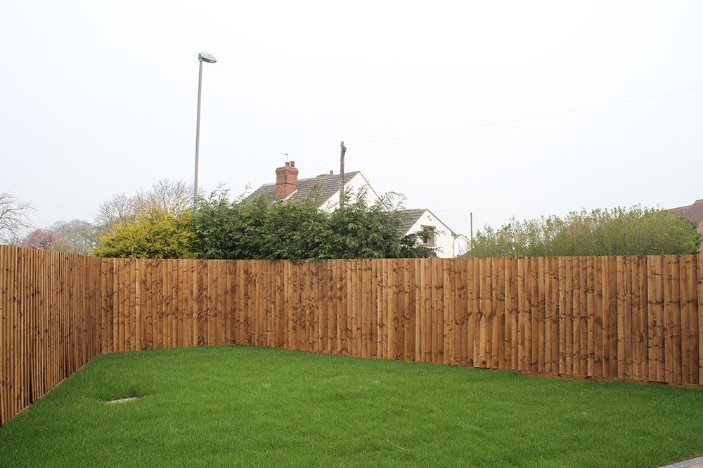 Garden with lawn