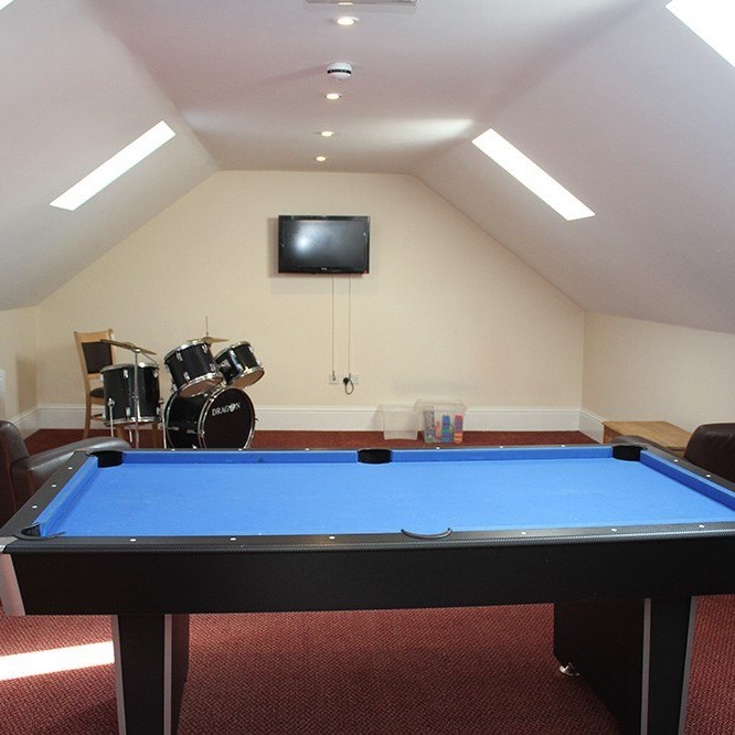 Pool table